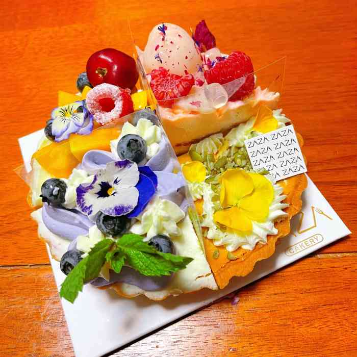 zaza cakery-"收藏了许久的派店在银河里转了好几圈才找.