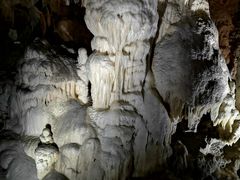 -波斯托伊纳溶洞