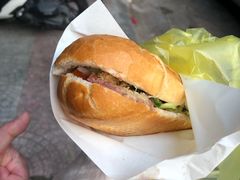 -Bánh Mì Huynh Hoa