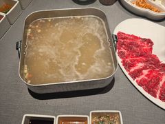 -左庭右院鲜牛肉火锅黑金店(陆家嘴中心店)