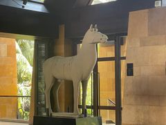 -三亚湾海居铂尔曼度假酒店