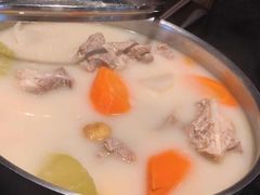 澳门鸡脚猪骨煲-官也街澳门火锅(新源里店)