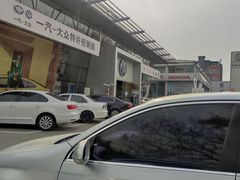 -北京运通博恩一汽大众4S店(亦庄店)