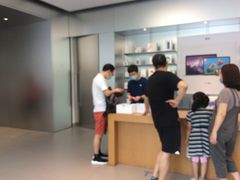 -Apple零售店(华贸购物中心店)