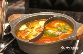 Portuguese Tomato Beef Tail with Thai Tom Yum Soup Base