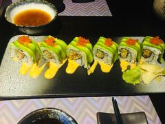 牛油果软壳蟹卷-羽山料理