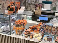 -VENCHI 闻绮(上海佛罗伦萨小镇店)