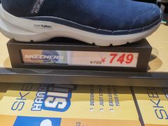 -SKECHERS 斯凯奇(上海国际时尚中心店)