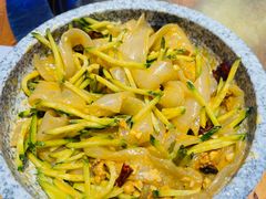 -山河屯铁锅炖·非遗东北菜(南山店)