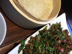 餅卷小炒肉-Local泰莲庭(虹鳟鱼店)