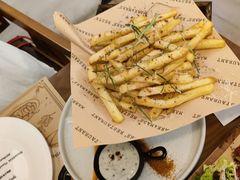 招牌黑松露芝士薯条-Mark&Mars Restaurant