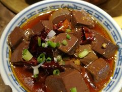 -沪小二炭火蛙锅(淮海中路美食不夜城店)