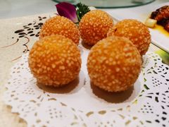 脆皮椰球-芙蓉凰花园酒楼