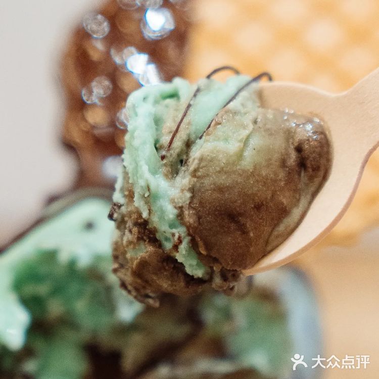 我的夏日限定好味包 ｜意大利手工薄荷巧克力冰淇淋球华夫脆饼干