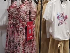 -URBAN REVIVO(上海中庚漫游城店)