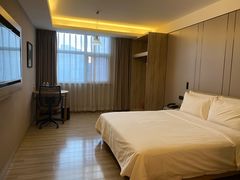 -西安大雁塔科技大学地铁站亚朵酒店