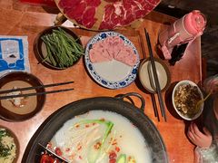 -周小明火锅(黑金冠社区店)