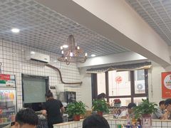 大堂-八两八金·莱芜特色炒鸡(市南漳浦路店)