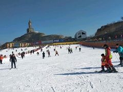 -采薇庄园四季滑雪场