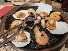 传统西班牙墨鱼汁海鲜饭-BROWNSTONE布朗石西班牙餐厅(富城店)