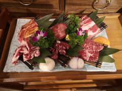 黑牛六拼-明洞阿姨·韩式酱蟹烤肉·创意料理(三元桥店)