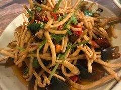 -巴厘龙虾·榜首油焖大虾(音乐学院·沿江酒馆店)