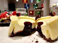 樱桃意式鲜奶酪-潮一不贰·法式甜品·生日蛋糕·西式简餐(外滩店)