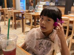 -Chom Cafe and Restaurant