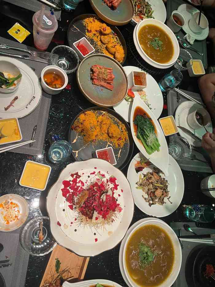 爱秀主题派对餐厅(青羊店)-"位置在新城市的五楼,还是很好找,坐电梯上