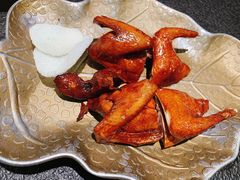 蝴蝶里招牌乳鸽-蝴蝶里·粤菜·点心(滨江龙湖店)