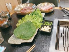 -臻牛烤肉
