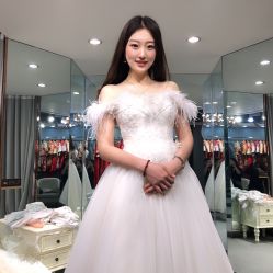 点击看大图 -艾米丽婚纱礼服