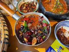 -包整·丝娃娃(一览甲秀楼风景店)