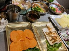 -围炉肉舍•炭烤活鳗•丹东海鲜烤肉(步行街店)