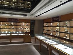 -北京七彩云南翡翠珠宝旗舰店(月坛店)