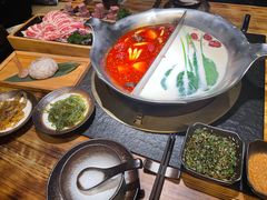-湊湊火锅·茶憩(杭州湖滨银泰in77店)