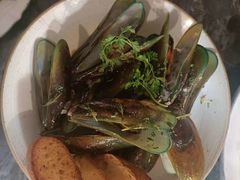 -LESCEDARS Brasserie Bistro香柏树