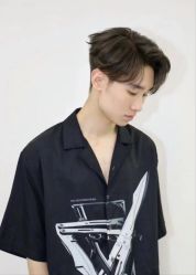 -一家只做男发烫染的店