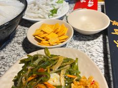 -老牌坊云南鱼豆花火锅(哈西万达店)