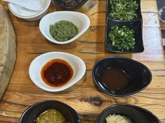 自助秘制蘸料-众品蒸汽石锅坊