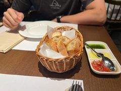餐前面包配三种抹酱-CAPARESH開府莱舍(望京金辉店)