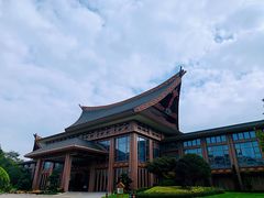 -七彩云南古滇温泉山庄
