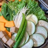吃自助...桌子上不能🈶素菜