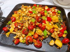 牛蛙爆虾球-巴厘龙虾·榜首油焖大虾(音乐学院·沿江酒馆店)