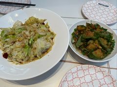-阿瓦山寨·湘菜现炒·剁椒鱼头王(咸阳总店)