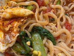 番茄鸡蛋油泼面-手擀菠菜面(西康路店)