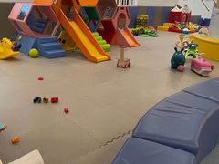 -戊辰亲子游泳俱乐部