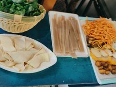 -鲜念蒸汽石锅鱼(红山6979店)