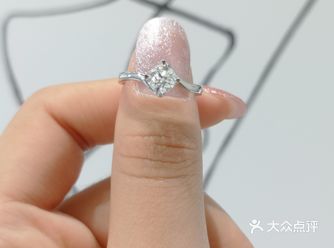 小肉手的福音来啦！分享一枚四爪婚戒