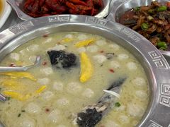 -丹水桥地锅鱼·翘嘴鲌·地方特色全鱼宴(丹江口大坝店)